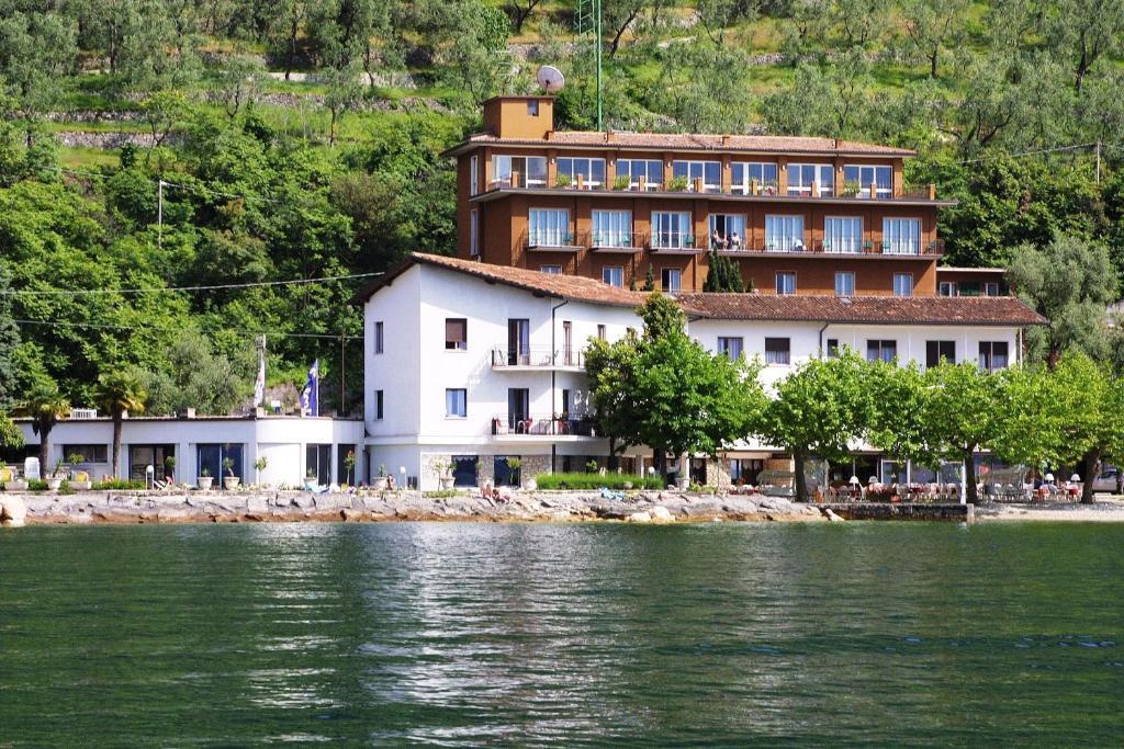 Hotel Nike Brenzone sul Garda Exterior photo