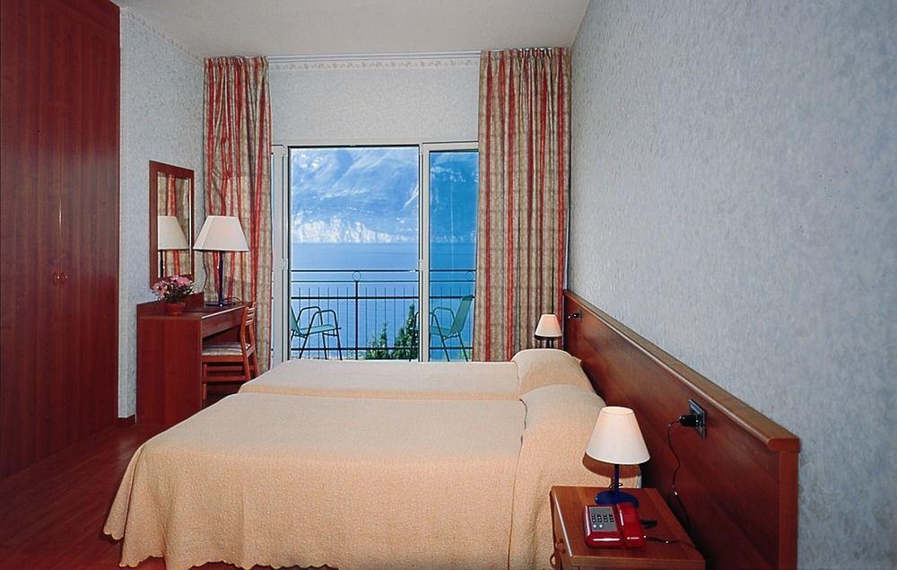Hotel Nike Brenzone sul Garda Exterior photo